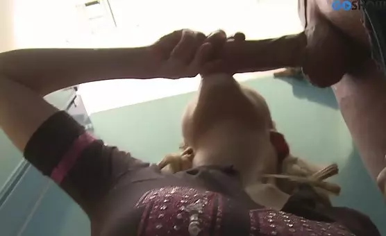 Outdoor Upskirt Oral Adventure